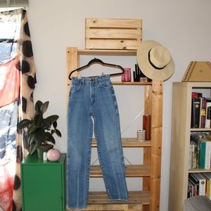 Seriously cool Mom Wrangler Jeans